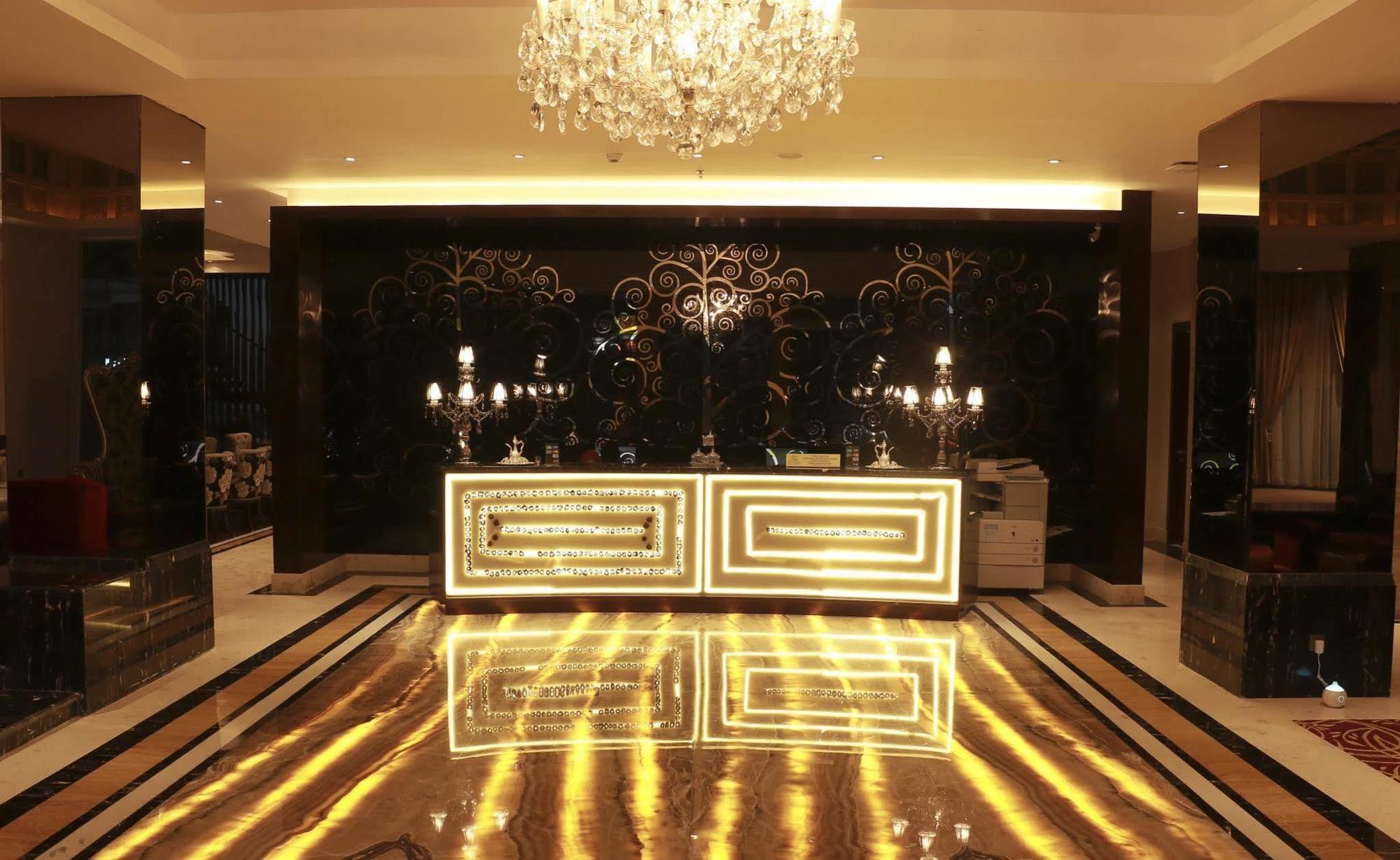 Cinnamon Hotel Boutique Syariah Tutugan Экстерьер фото