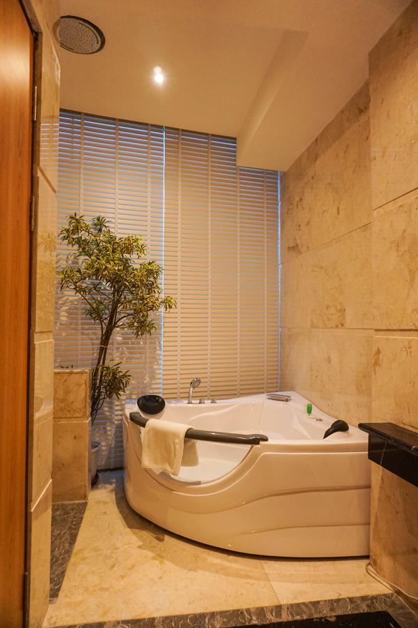 Cinnamon Hotel Boutique Syariah Tutugan Экстерьер фото