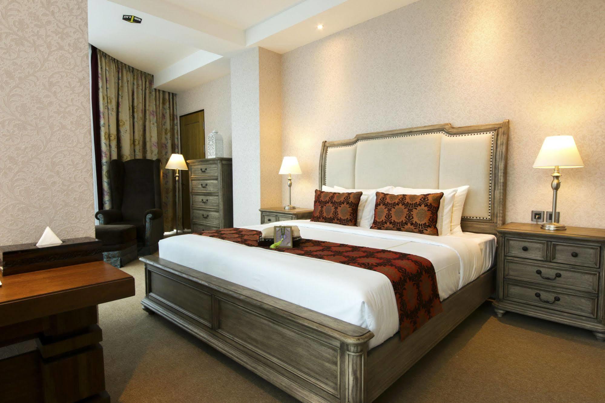 Cinnamon Hotel Boutique Syariah Tutugan Экстерьер фото